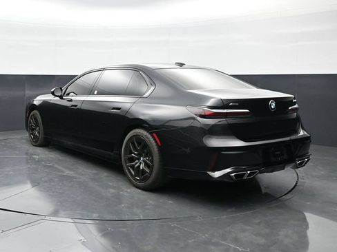 Used 2023 BMW 760i xDrive AWD/4WD image 5