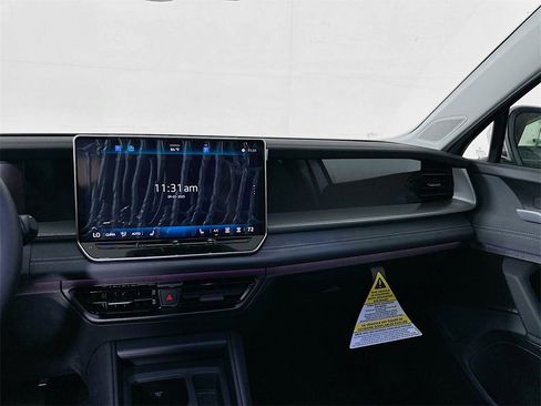 Used 2025 Volkswagen Tiguan SE image 19