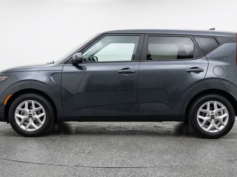Used 2025 Kia Soul LX w/ LX Technology Package image 5