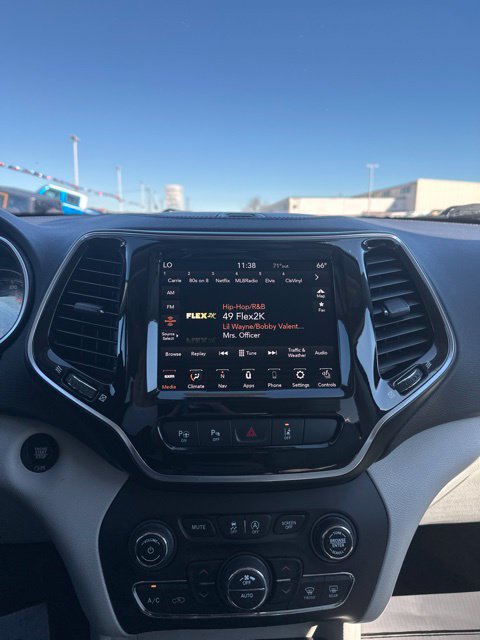 Used 2021 Jeep Cherokee Limited w/ Elite Package AWD/4WD image 21