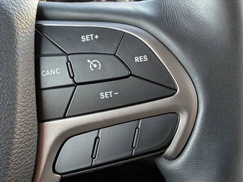 Used 2019 Jeep Grand Cherokee Limited image 16