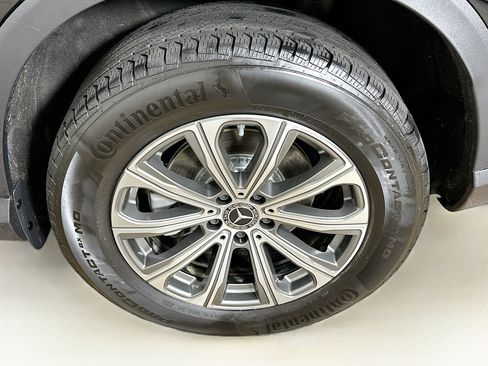 Used 2024 Mercedes-Benz GLC 300 image 11