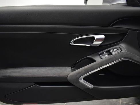 Used 2018 Porsche 718 Boxster GTS image 23