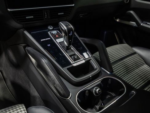 Used 2021 Porsche Cayenne Turbo S image 69