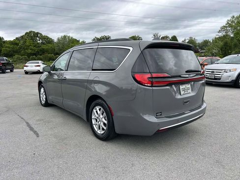 Used 2022 Chrysler Pacifica Touring-L FWD image 5