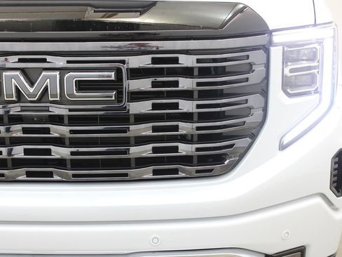 Used 2026 GMC Sierra 1500 Denali Ultimate AWD/4WD image 8
