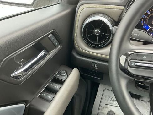 Used 2024 Chevrolet Colorado ZR2 w/ Technology Package image 28