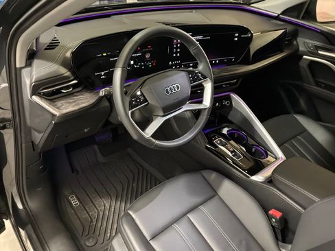 Used 2025 Audi Q5 2.0T Premium w/ Convenience Package image 19