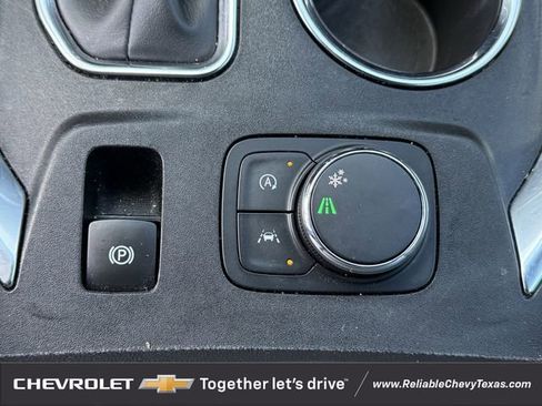 Used 2023 Chevrolet Traverse LT FWD image 15