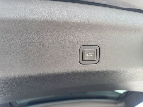 Used 2025 Chevrolet Tahoe LT AWD/4WD image 24
