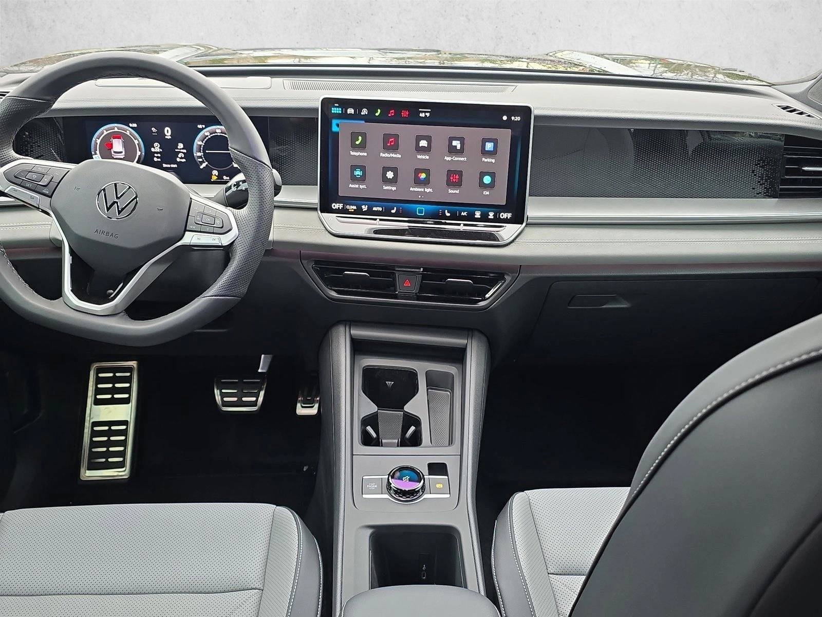 New 2026 Volkswagen Tiguan SE R-Line FWD image 17
