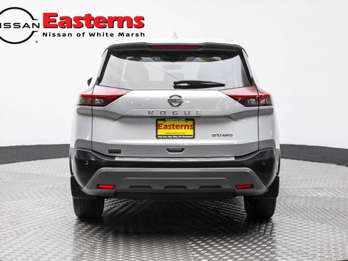 Used 2021 Nissan Rogue SV image 11