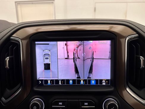 Used 2021 Chevrolet Silverado 1500 High Country w/ Technology Package AWD/4WD image 35