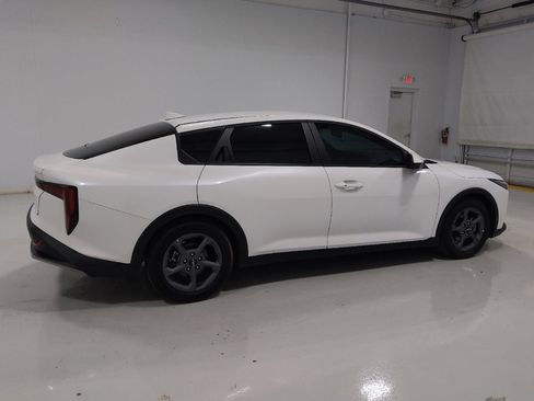 Used 2025 Kia K4 FWD image 10