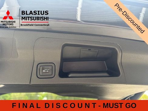 Used 2023 GMC Acadia AT4 w/ GMC Pro Grade Package AWD/4WD image 8