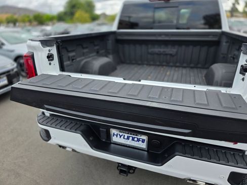 Used 2022 GMC Sierra 1500 AT4 w/ AT4 Premium Package AWD/4WD image 13