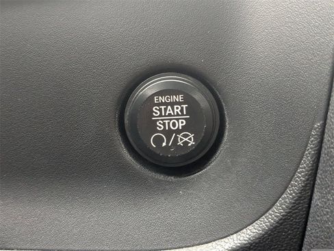 Used 2014 Dodge Challenger Rallye Redline image 29