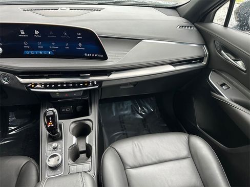 Certified 2025 Cadillac XT4 Premium Luxury image 16