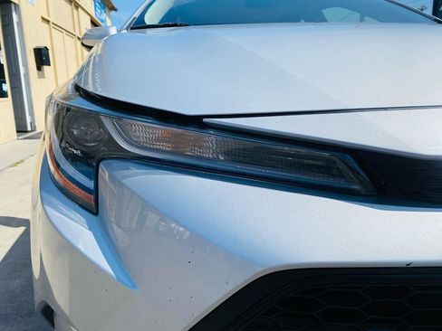 Used 2020 Toyota Corolla LE FWD image 11