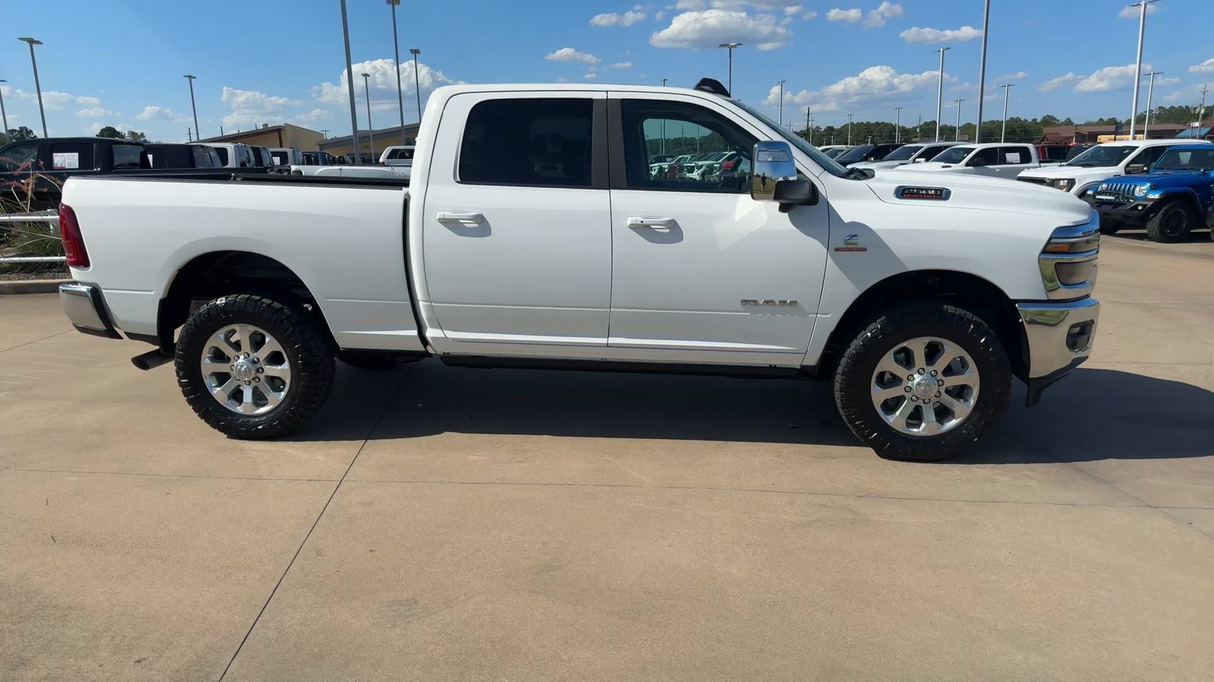 Used 2026 RAM 2500 Laramie AWD/4WD image 2