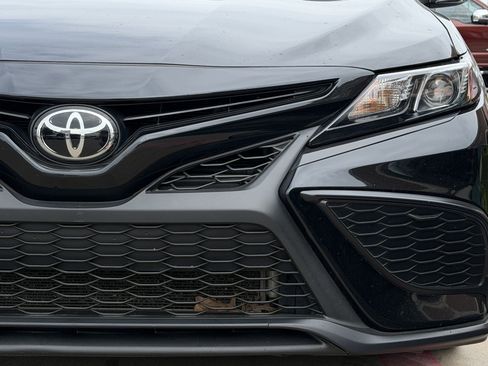 Used 2023 Toyota Camry SE FWD image 9
