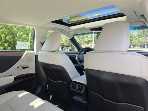 New 2025 Lexus ES 350 w/ Premium Package image 12