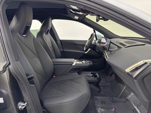 Used 2022 BMW iX xDrive50 w/ Sport Package image 15