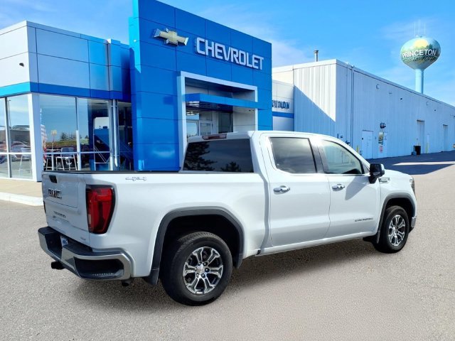 Used 2026 GMC Sierra 1500 SLT AWD/4WD image 3