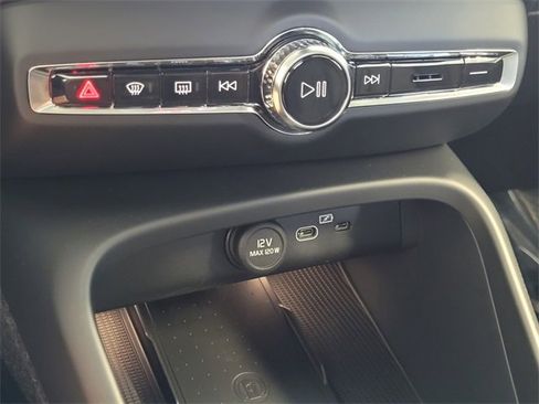 New 2026 Volvo XC40 B5 Core w/ Climate Package image 21