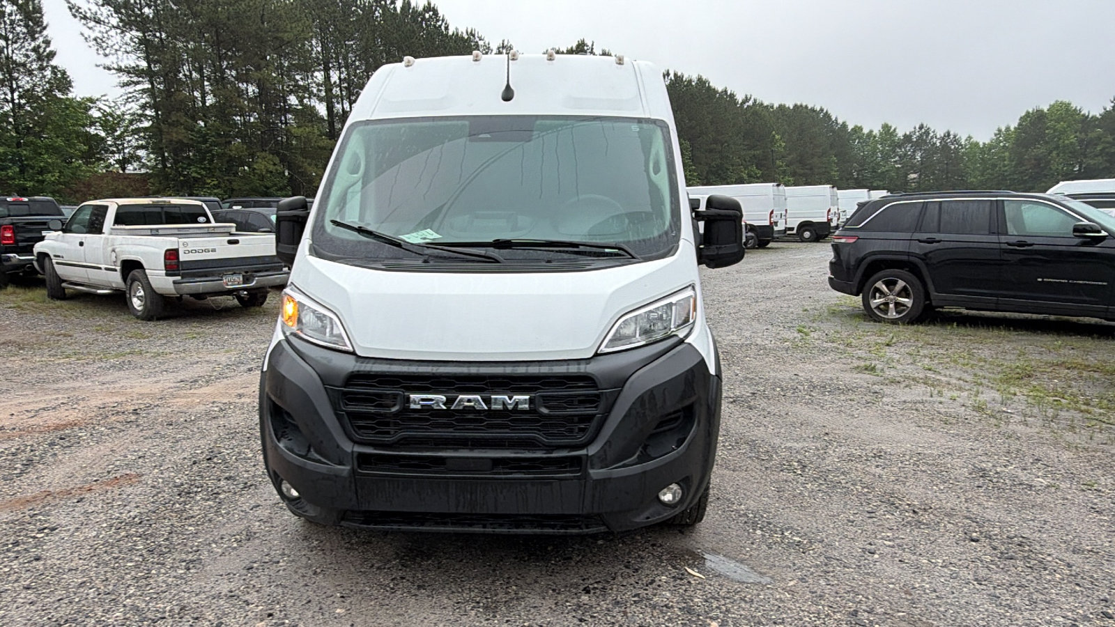 Used 2024 RAM ProMaster 2500 w/ Convenience Group FWD image 3