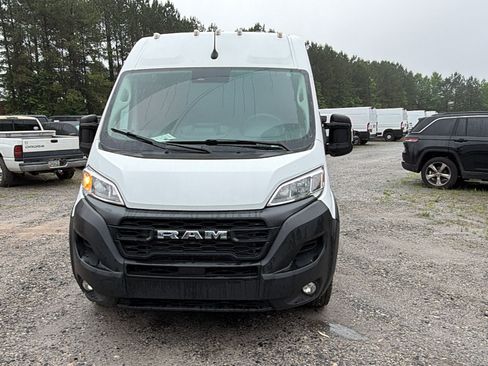 Used 2024 RAM ProMaster 2500 w/ Convenience Group FWD image 3