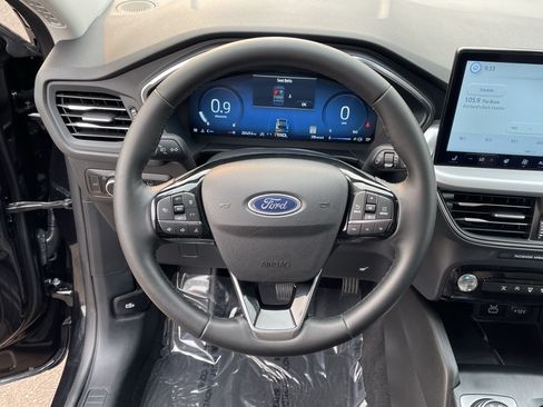 Used 2025 Ford Escape Platinum AWD/4WD image 13