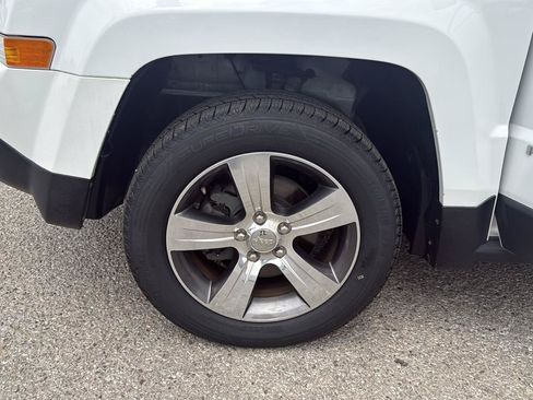 Used 2017 Jeep Patriot High Altitude FWD image 23