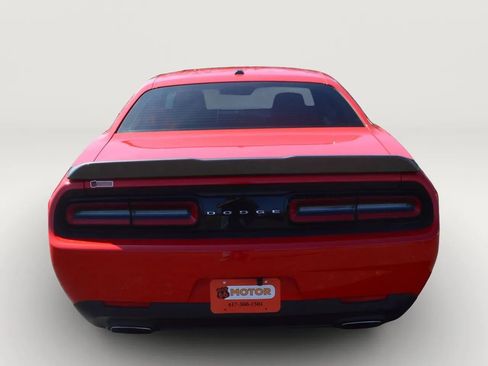 Used 2015 Dodge Challenger SXT w/ Driver Convenience Group RWD image 8