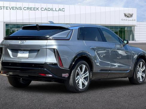 Certified 2024 Cadillac Lyriq Tech RWD image 3