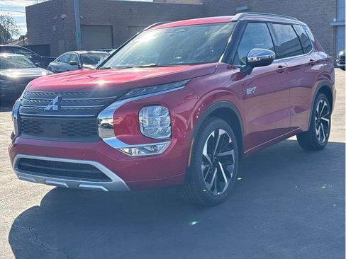 Used 2025 Mitsubishi Outlander SEL AWD/4WD image 2