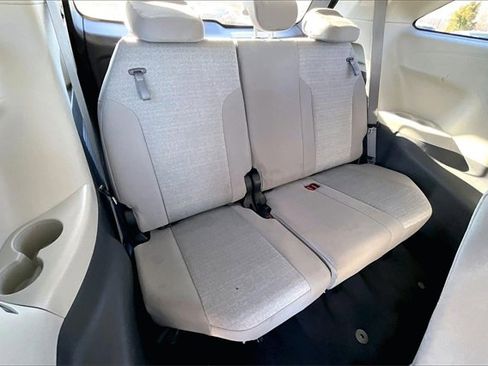 Used 2024 Toyota Sienna LE image 25
