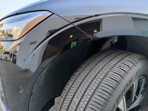 Used 2025 Volvo XC60 B5 Plus image 11