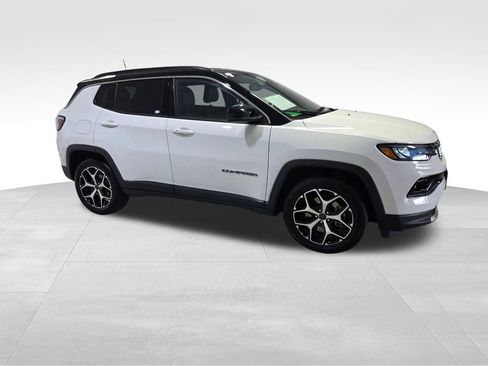 Certified 2025 Jeep Compass Limited AWD/4WD image 28