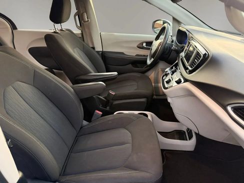 Used 2023 Chrysler Voyager LX w/ Fleet Security Group FWD image 29