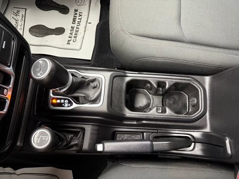 Used 2018 Jeep Wrangler Unlimited Sport S image 46