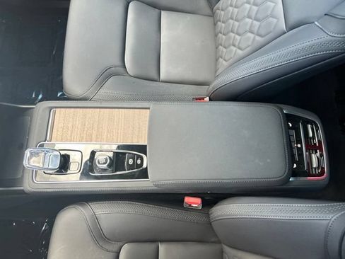 Certified 2025 Volvo XC90 B6 Plus AWD/4WD image 29