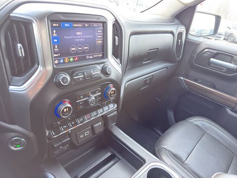 Used 2020 Chevrolet Silverado 1500 RST image 23