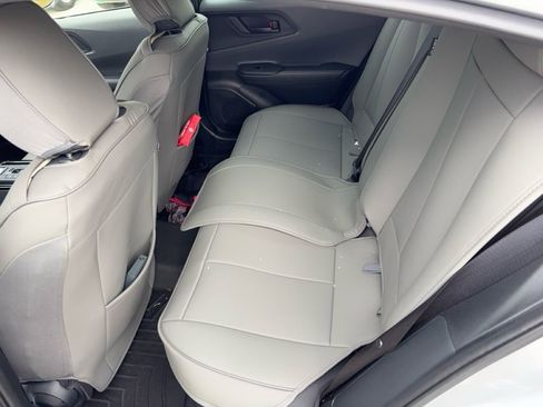 Used 2024 Toyota Prius LE FWD image 9