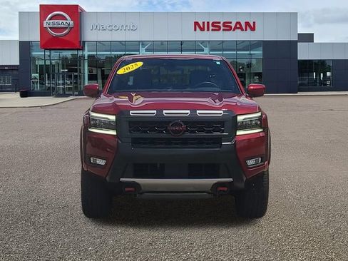 Used 2025 Nissan Frontier PRO-4X AWD/4WD image 2