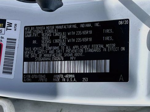 Used 2020 Toyota Highlander XLE FWD image 34
