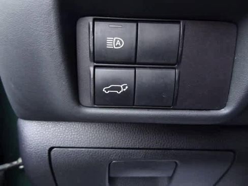 Used 2023 Toyota Highlander LE image 17