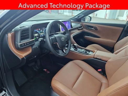 Used 2025 Toyota Crown Signia w/ Advanced Technology Package AWD/4WD image 8