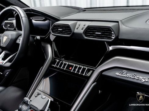 Used 2024 Lamborghini Urus S image 50