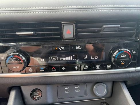 Used 2025 Nissan Rogue SL w/ SL Premium Package FWD image 39